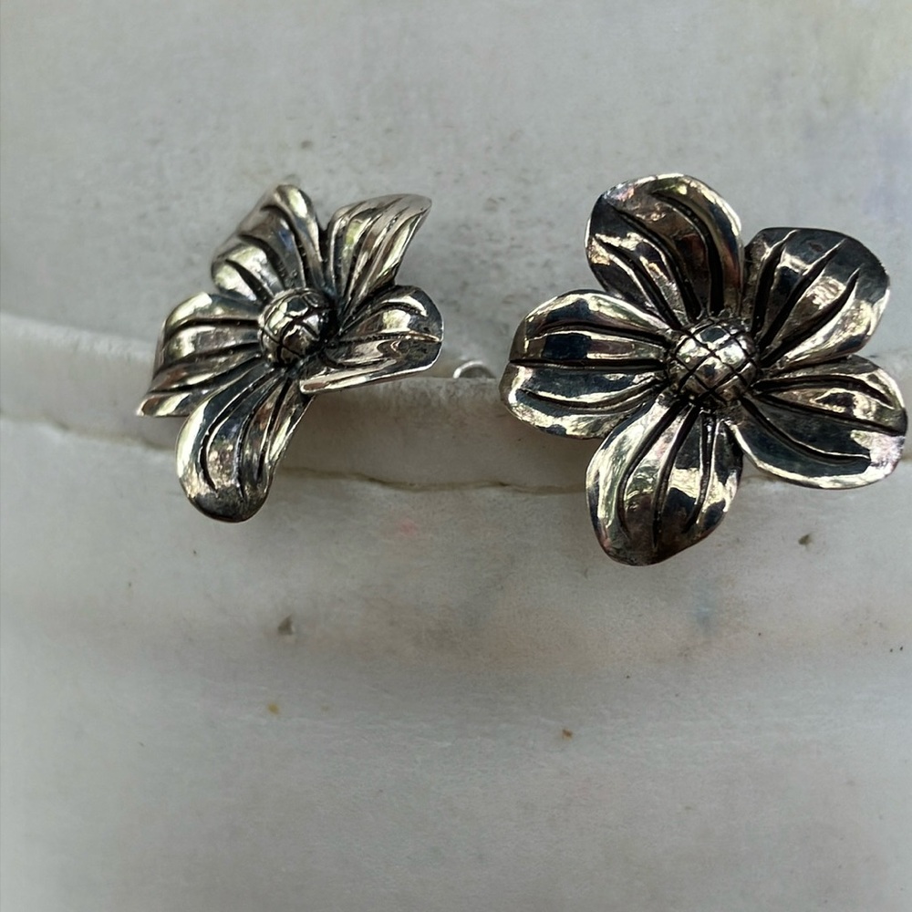 Cute Little BS Sterling Silver Plumeria Earrings